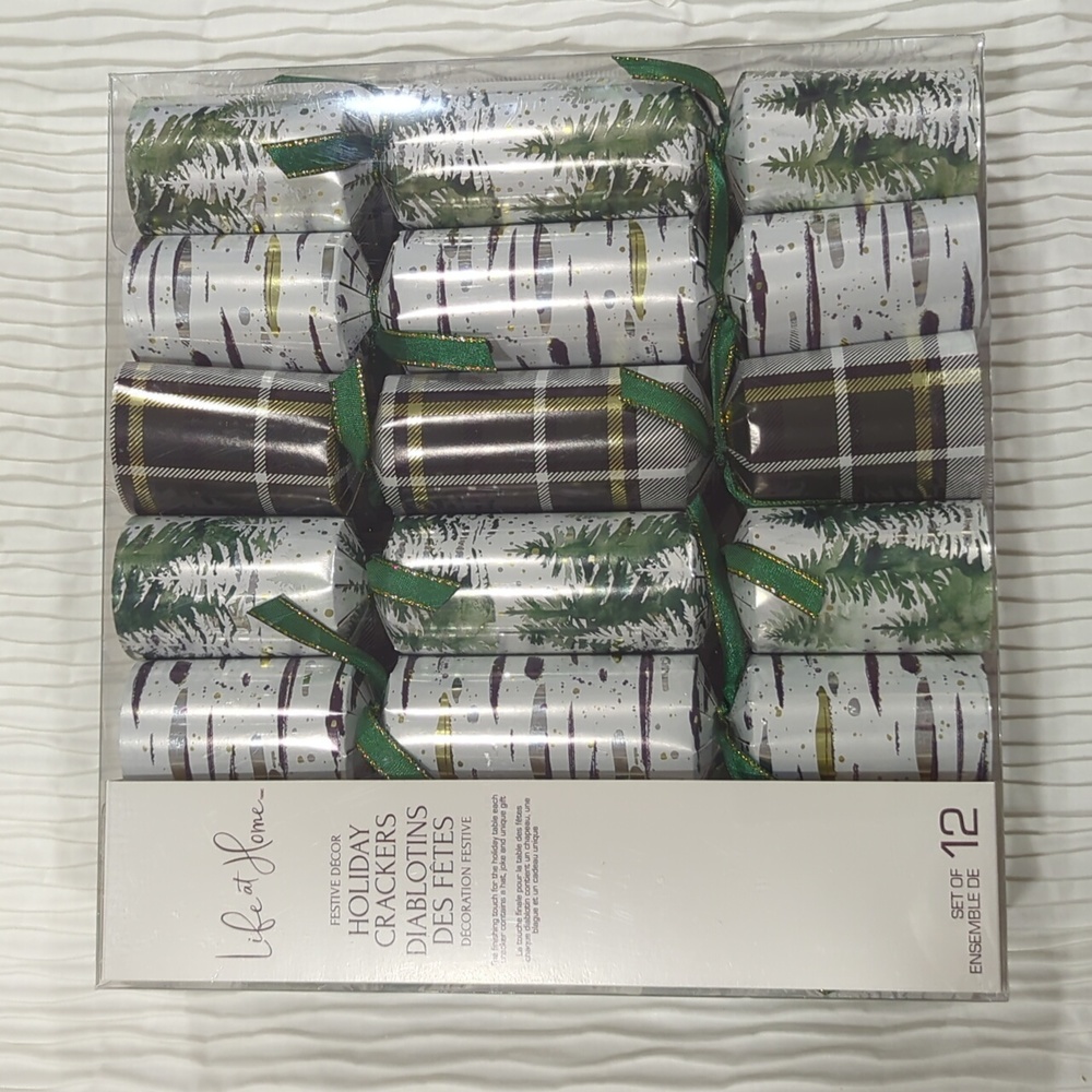 Life at Home Holiday Crackers Set of 12